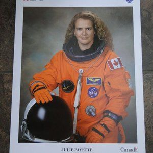 6 Photos Astronaute Canadien + +